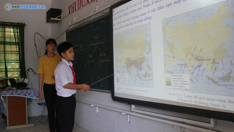 loi-ich-khi-ung-dung-da-phuong-tien-trong-nha-truong-2