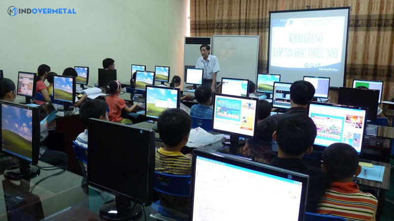 loi-ich-khi-ung-dung-da-phuong-tien-trong-nha-truong-9