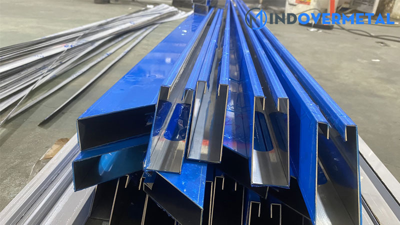 do-cua-la-gi-do-cua-ngo-lam-bang-vat-lieu-gi-1