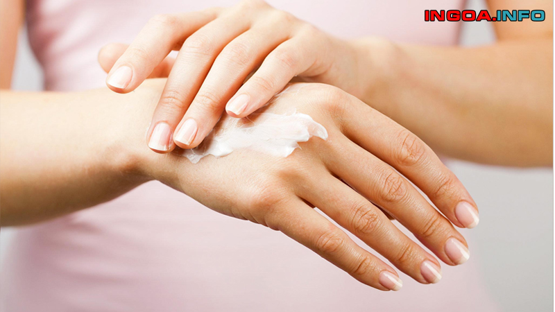 lam-ngon-tay-ban-tay-nho-lai-bang-tay-da-chet-thoa-kem-duong-am-mindovermetal