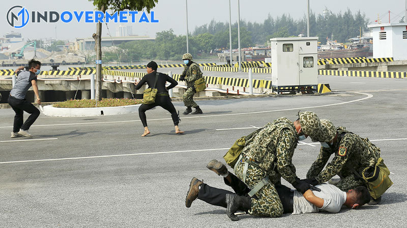 muc-tieu-cua-chong-khung-bo-la-gi-nhung-loi-ich-tuc-thi-cua-viec-tham-gia-chong-khung-bo-2-mindovermetal