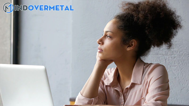 space-out-trong-tieng-anh-nghia-la-gi-mot-so-tu-vung-dong-nghia-1-mindovermetal