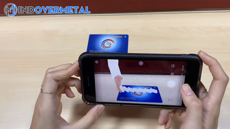 trao-luu-thiep-moi-ar-cac-loai-card-ar-thuc-te-ao-tang-cuong-hap-dan-3-mindovermetal